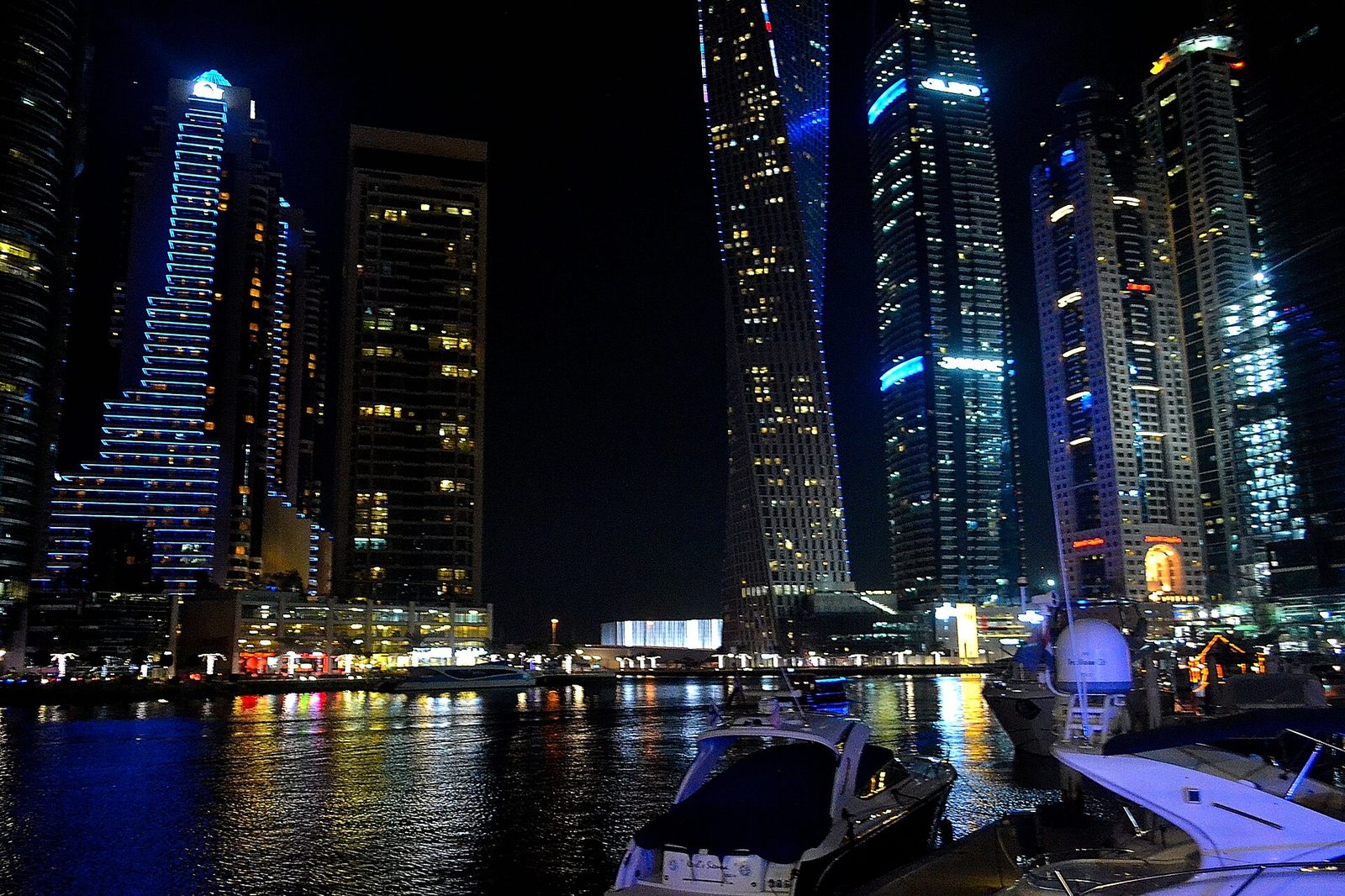 Dubai skyline — real estate jobs in Dubai with no experience